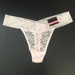 No Boundaries Sexy White Lace Thong NWT